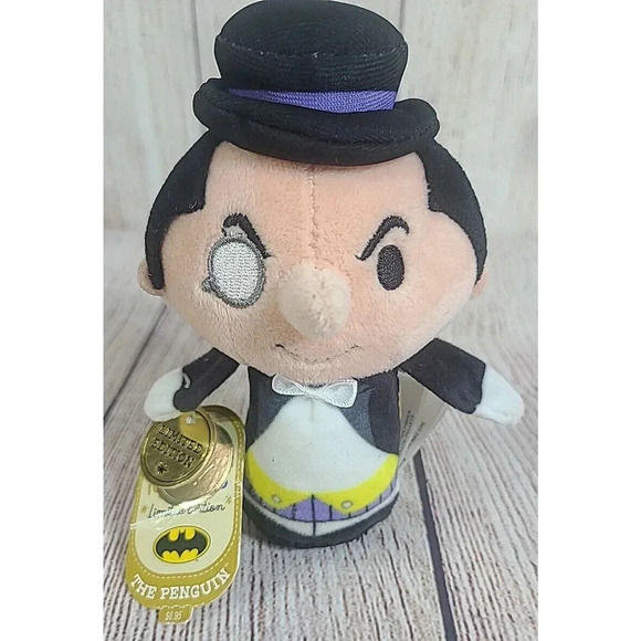 Hallmark Itty Bittys Limited Edition Plush The Penguin DC Comics 5" 2016 New - Picture 1 of 7